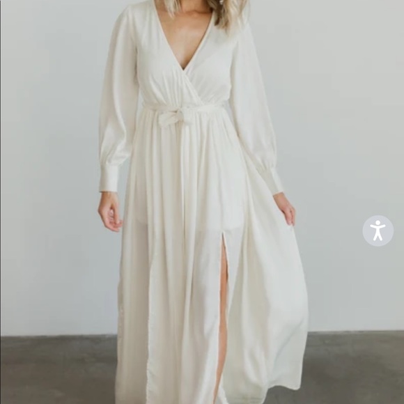 Dresses & Skirts - Ivory Maxi Dress